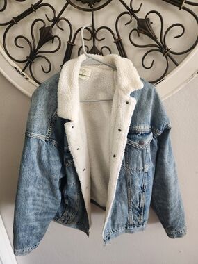 aerie OFFLINE Sherpa Pullover - White & Denim